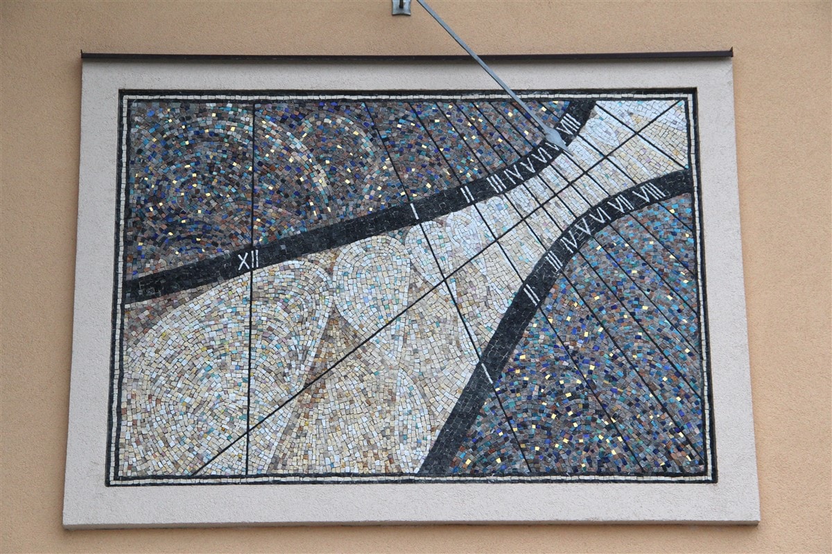 mozaika sluneční hodiny